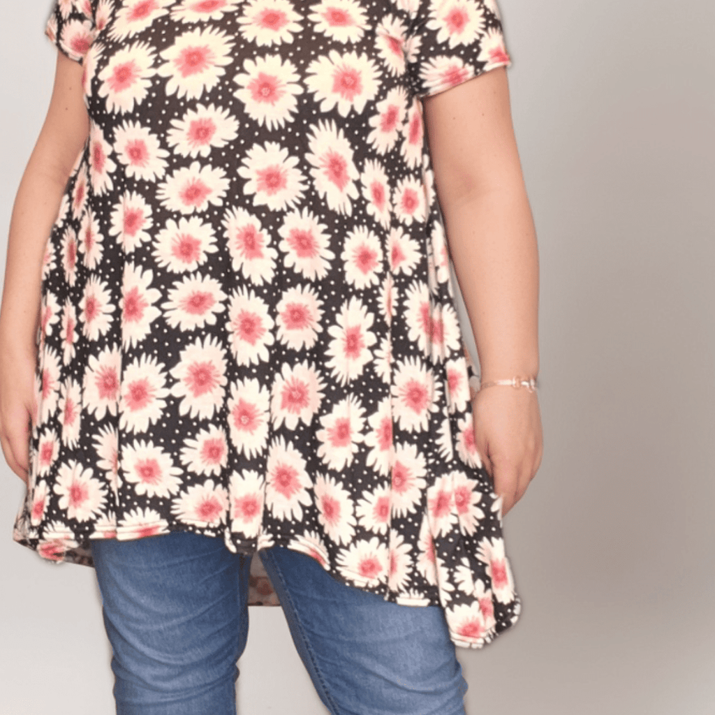 Daisy Print Swing Top with Hanky Hem